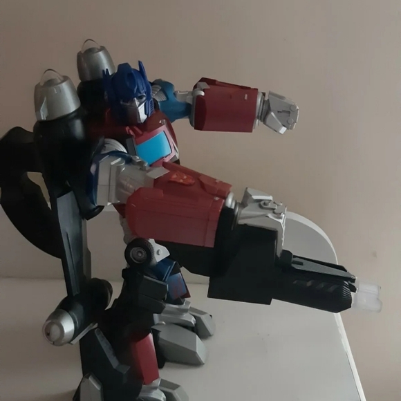 2008 Transformers Mega Power Bots OPTIMUS PRIME Hasbro 12" (Lights Up And Talks) - Picture 8 of 8